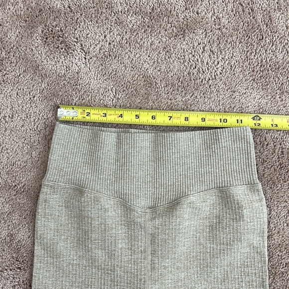 Leggings Cream Color Size Large with Raised Stripes - Picture 3 of 5